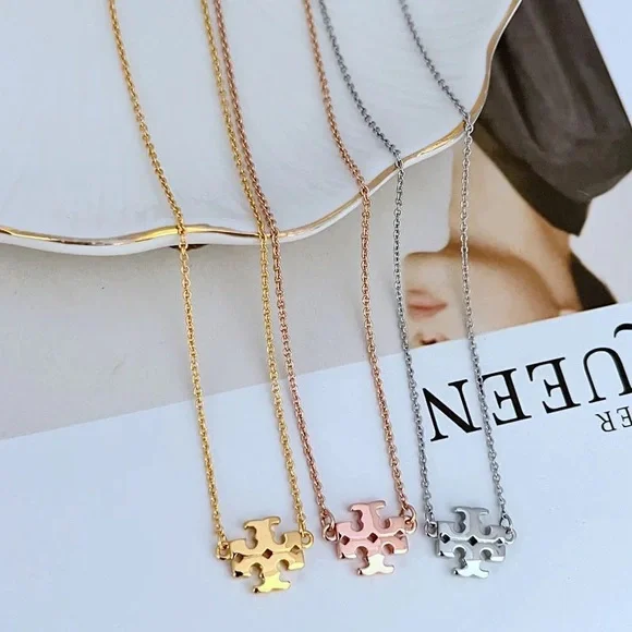 TORY BURCH • Gold Kira Logo Charm Pendant Necklace - Picture 5 of 7